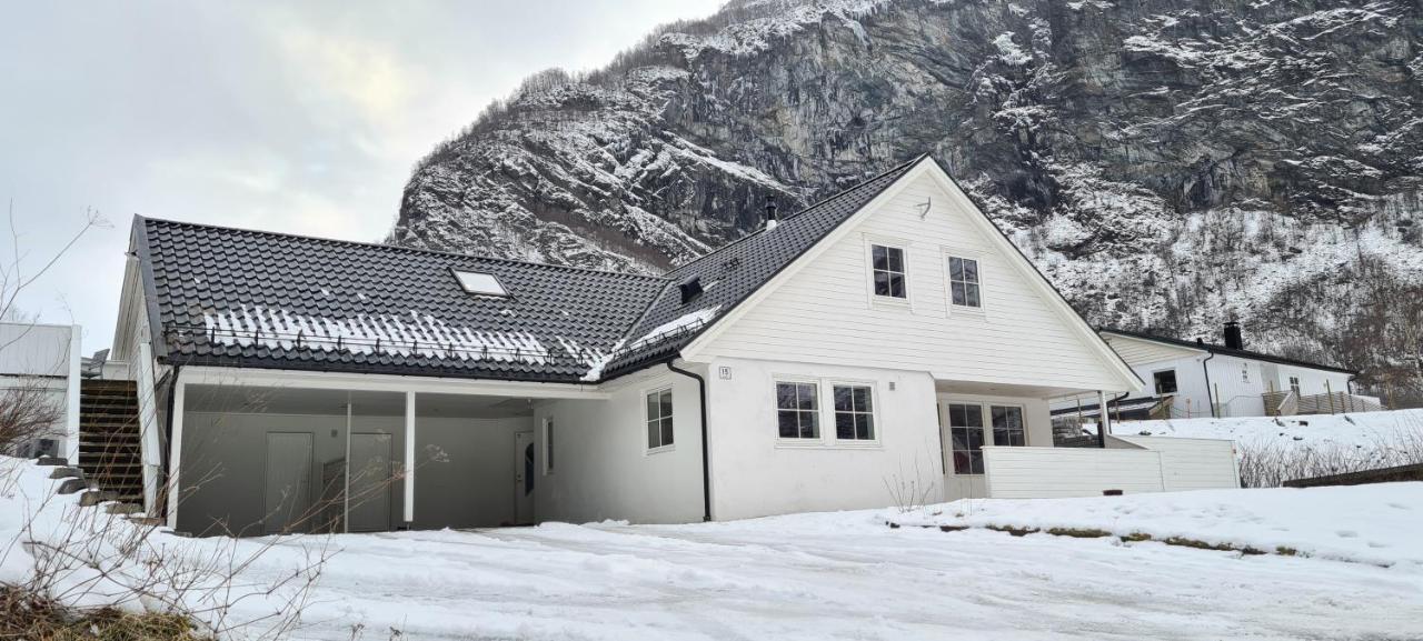 Cheerful 4-Bedroom Home With Fireplace, 1,5Km From Flam Center เอาร์ลัน ภายนอก รูปภาพ